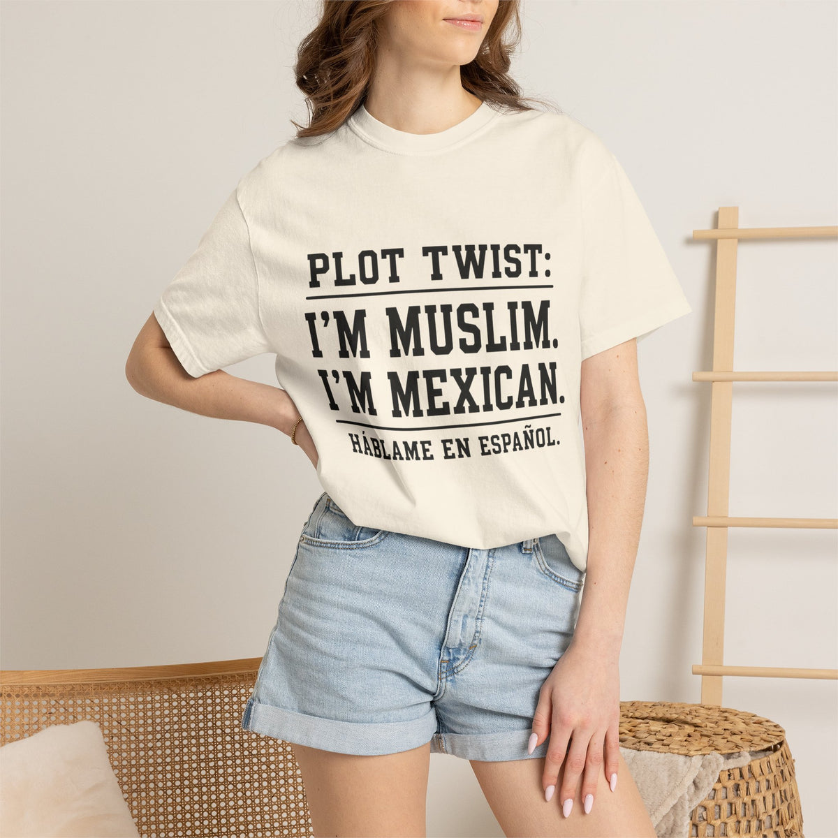 Plot Twist: I'm Muslim, I'm Mexican T-Shirt — Bilingual Proud Tee (Háblame en Español)